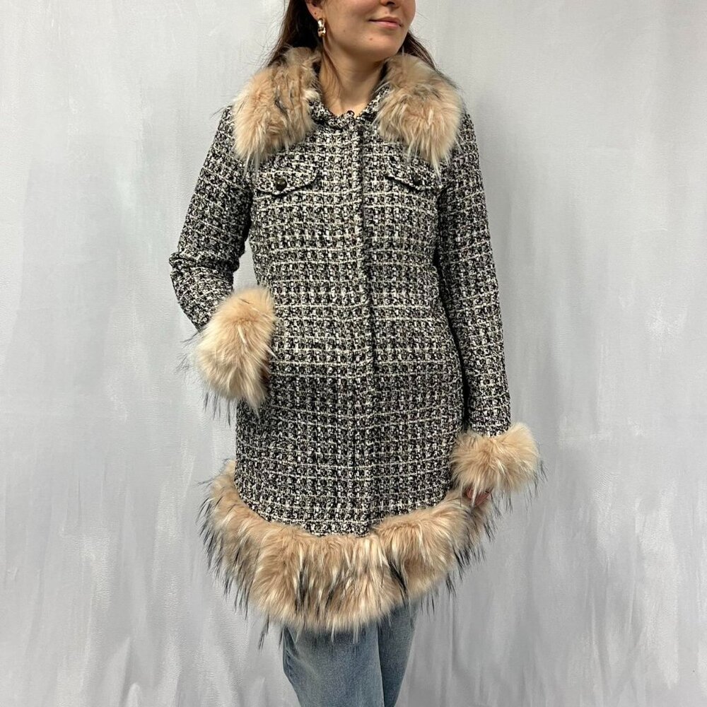Rinascimento Black And White Wool Coat with faux fur trim made in italy